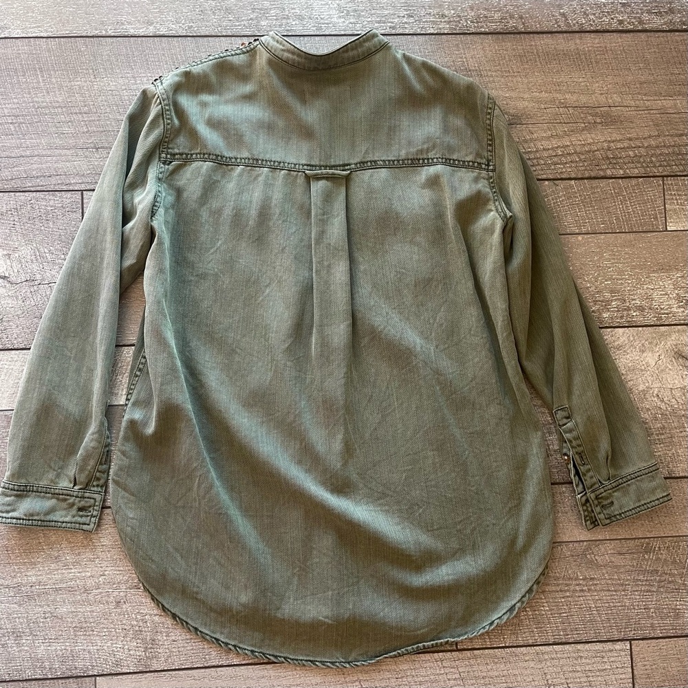 Anthropologie Oversized Shirt with sequin detail - Picture 7 of 13
